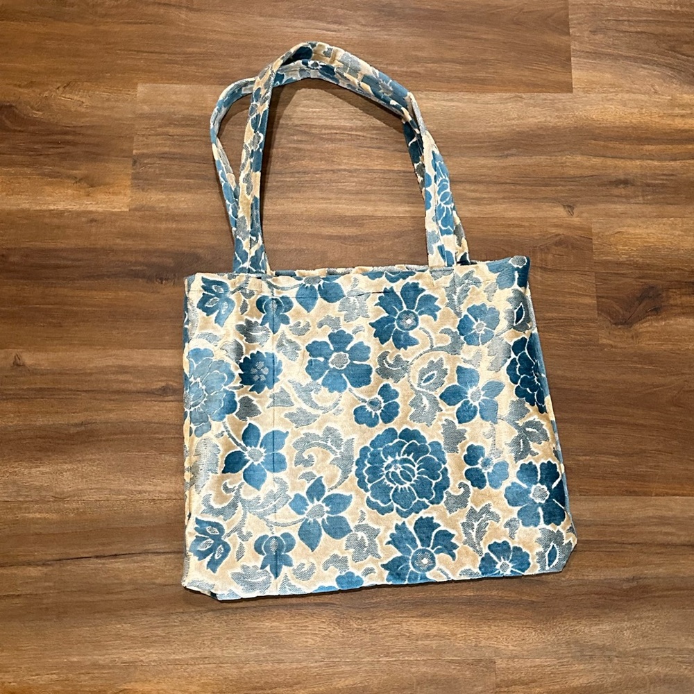 Oversized VINTAGE Tote - Picture 3 of 9